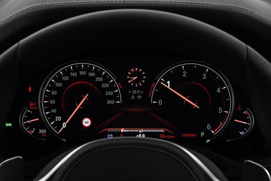 Панель приборов BMW X4 xDrive20d M Sport (G02) 2018 года  (ZA) (фото 11 из 40)